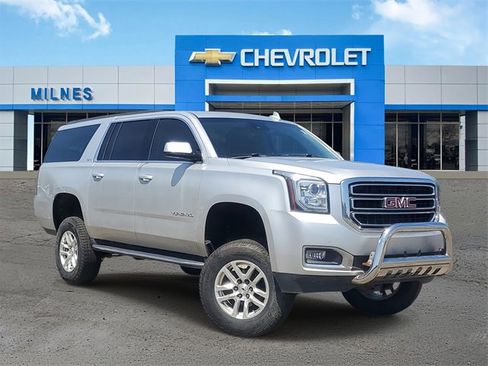 Used 2016 GMC Yukon XL SLT image 1