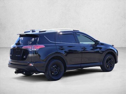 Used 2018 Toyota RAV4 LE w/ All Weather Liner Package AWD/4WD image 5