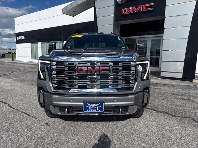 Used 2024 GMC Sierra 3500 Denali w/ Denali Reserve Package AWD/4WD image 2