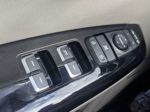 Used 2022 Kia Sportage EX w/ EX Technology Package FWD image 24