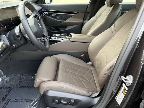 Used 2025 BMW 530i w/ M Sport Package image 21