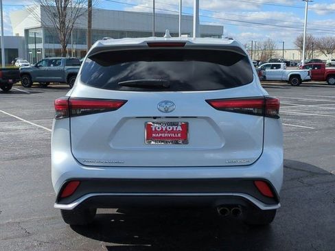 Used 2022 Toyota Highlander XSE image 6