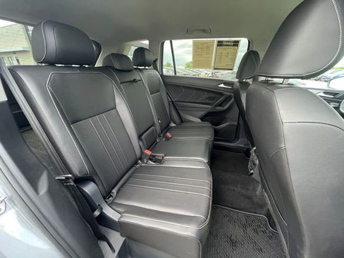 Used 2024 Volkswagen Tiguan SE w/ MDO Package, Two-Row image 27