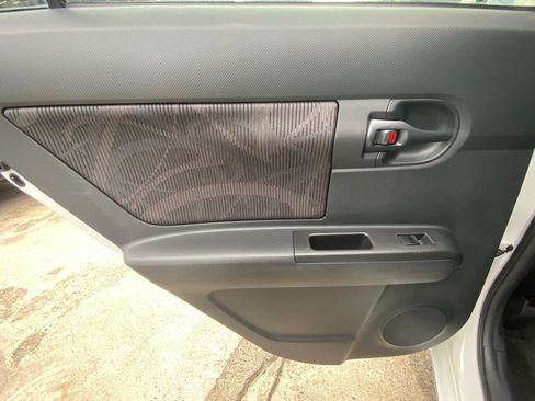 Used 2015 Scion xB FWD image 11