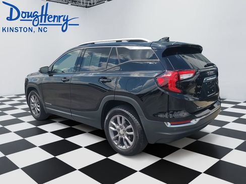 Used 2023 GMC Terrain SLT w/ Infotainment Package II AWD/4WD image 3