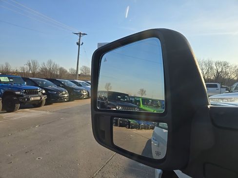 Used 2026 RAM 2500 Laramie AWD/4WD image 35