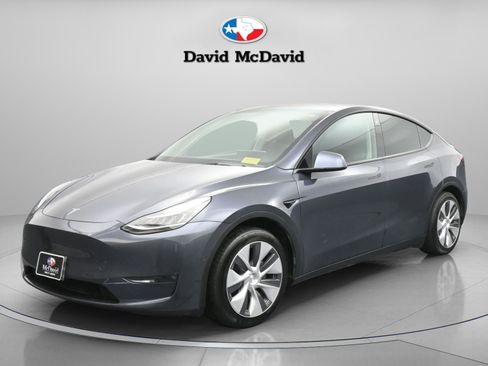 Used 2022 Tesla Model Y Long Range image 4