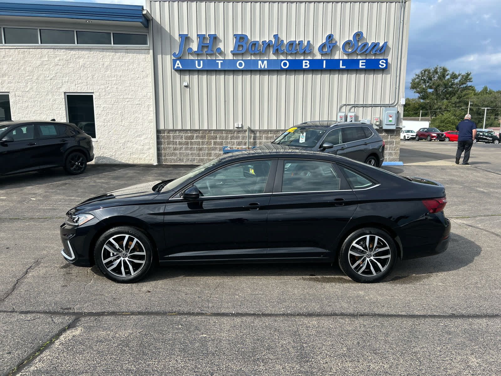 Used 2026 Volkswagen Jetta SE FWD image 7