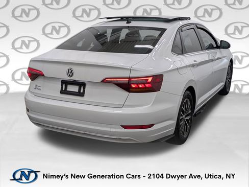 Used 2019 Volkswagen Jetta SE FWD image 2