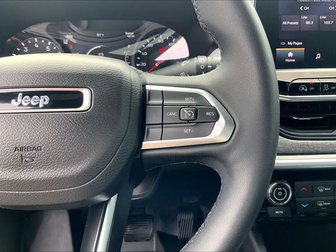 Used 2024 Jeep Compass Latitude AWD/4WD image 24