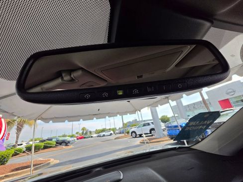 Used 2019 Nissan Rogue SL w/ Premium Package FWD image 29