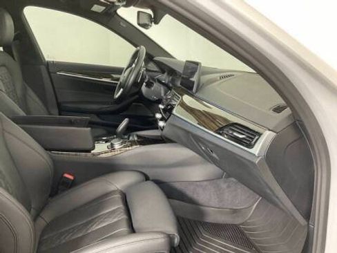 Used 2021 BMW 530e 530e iPerformance w/ Premium Package image 20