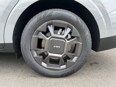 New 2026 Kia Carnival EX image 7