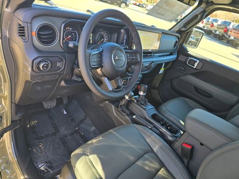 New 2026 Jeep Gladiator Mojave image 21