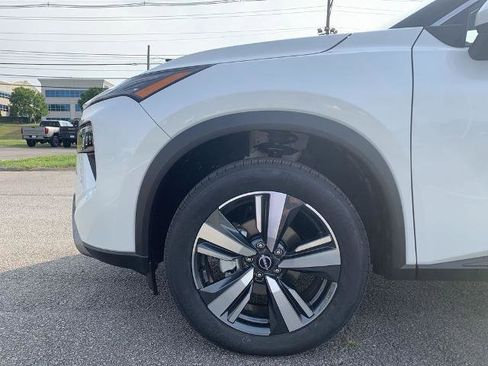 Certified 2024 Nissan Rogue SL AWD/4WD image 10