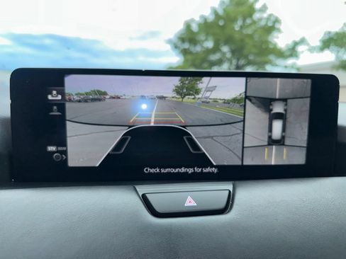 Certified 2025 MAZDA CX-70 Plug-In Hybrid w/ Premium Plus AWD/4WD image 19