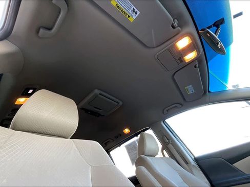 Used 2017 Honda Odyssey SE image 13