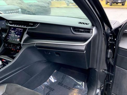 Used 2023 Jeep Grand Cherokee L Laredo image 18