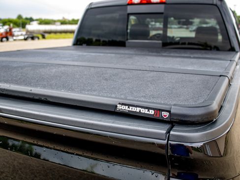 Used 2015 GMC Sierra 1500 SLT w/ SLT Crew Cab Value Package AWD/4WD image 15