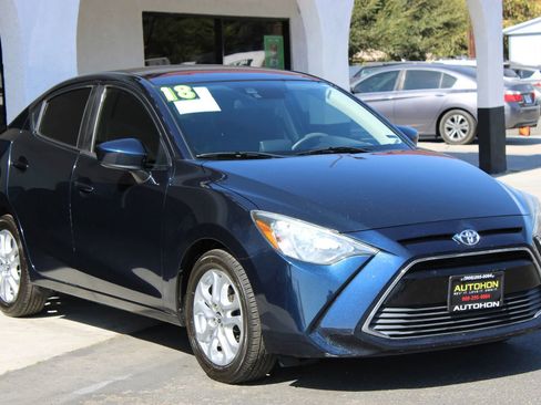 Used 2018 Toyota Yaris iA FWD image 3