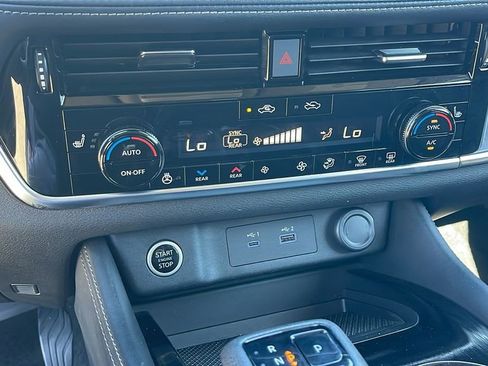 Used 2021 Nissan Rogue SL w/ Premium Package image 20