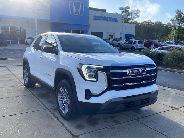 Used 2026 GMC Terrain Elevation FWD image 2