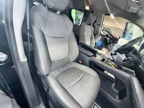Used 2024 Toyota Sienna LE FWD image 26