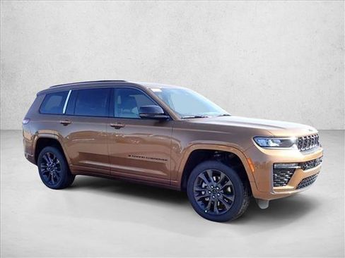 New 2026 Jeep Grand Cherokee L Limited AWD/4WD image 5