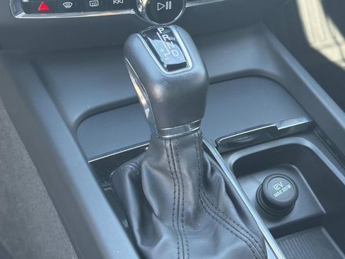 Used 2019 Volvo S60 T5 Momentum w/ Premium Package image 12