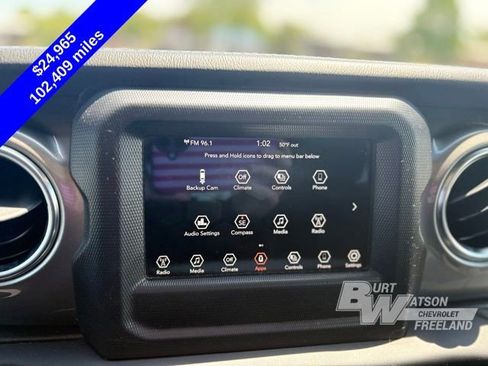 Used 2021 Jeep Wrangler Unlimited Sahara AWD/4WD image 17