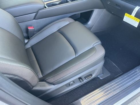 New 2025 Nissan Pathfinder SL image 21