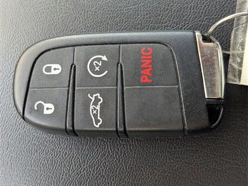 Used 2015 Chrysler 200 C w/ Navigation & Sound Group I image 30