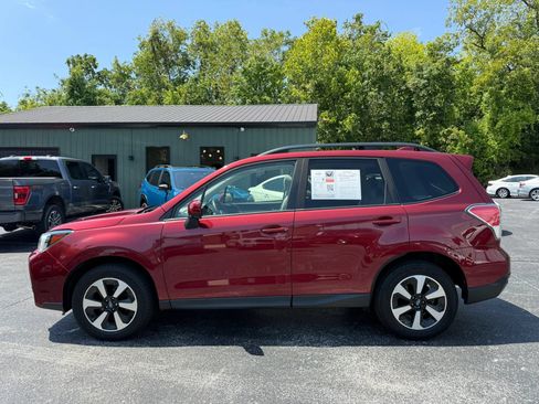 Used 2017 Subaru Forester 2.5i Premium AWD/4WD image 3