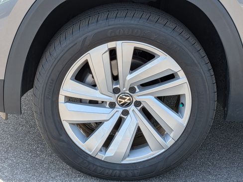 Used 2023 Volkswagen Atlas Cross Sport SE w/ Panoramic Sunroof Package image 10