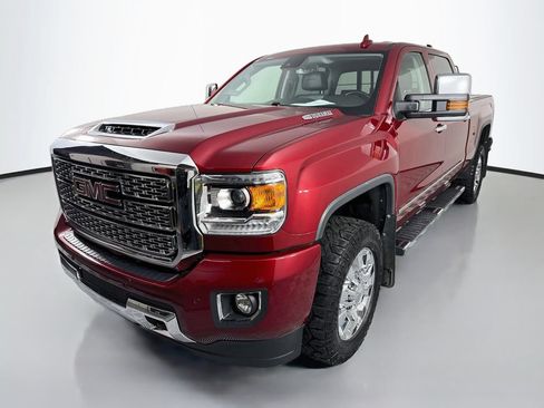 Used 2019 GMC Sierra 2500 Denali AWD/4WD image 1