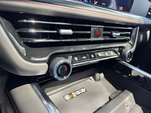 New 2026 Chevrolet Suburban RST AWD/4WD image 30