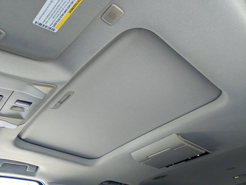 Used 2017 GMC Yukon Denali w/ Open Road Package image 19