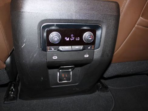 Used 2021 Chevrolet Tahoe High Country w/ Premium Package image 27