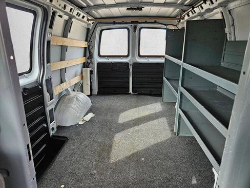 Used 2017 GMC Savana 2500 image 15