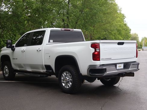 Used 2024 Chevrolet Silverado 2500 LT AWD/4WD image 8