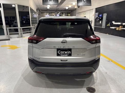 Used 2021 Nissan Rogue SV image 7