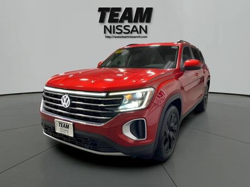 Used 2024 Volkswagen Atlas SE w/ Panoramic Sunroof Package AWD/4WD image 3