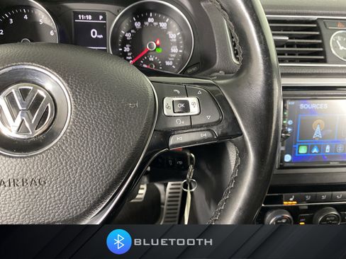 Used 2017 Volkswagen Passat 1.8T R-Line image 23