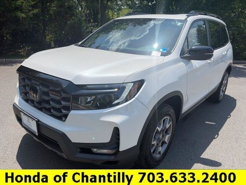 Used 2023 Honda Passport TrailSport image 3