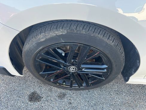 Used 2025 Toyota Camry SE image 12