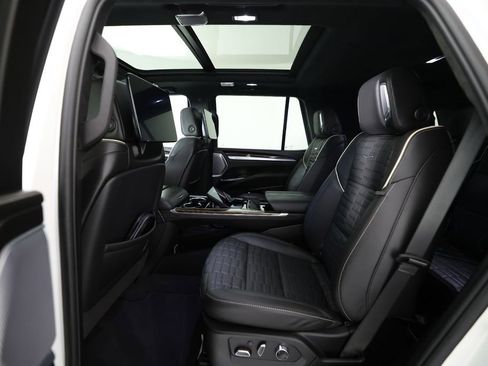 Used 2025 Cadillac Escalade Sport Platinum AWD/4WD image 15