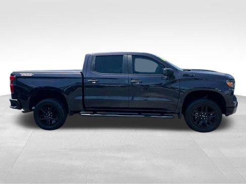 Used 2024 Chevrolet Silverado 1500 Custom Trail Boss w/ Turbomax Blackout Package AWD/4WD image 9