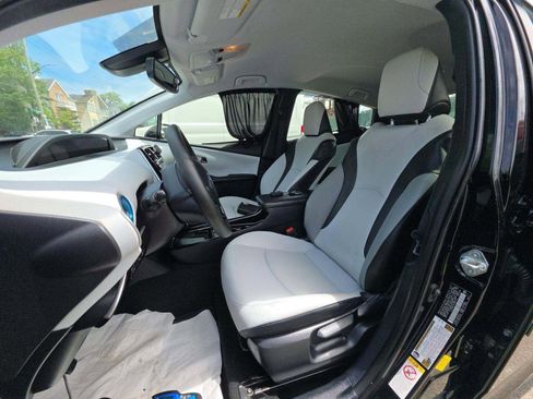 Used 2019 Toyota Prius XLE AWD/4WD image 6