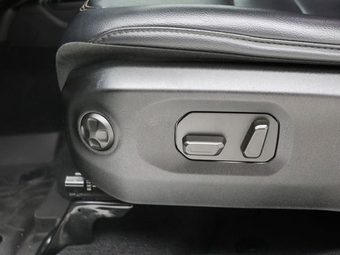 Used 2024 Jeep Wrangler Sahara image 16