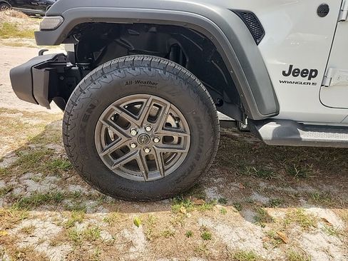 Used 2025 Jeep Wrangler Unlimited Sport AWD/4WD image 7
